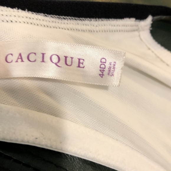 CACIQUE Plunge underwire molded cup bra. Size 44DD - Picture 7 of 10